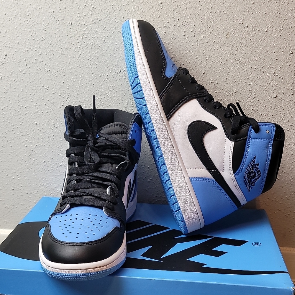Air Jordan 1 Retro High OG "UNC TOE" 2023 - Size 11 - dz5485 400 (12126-7)